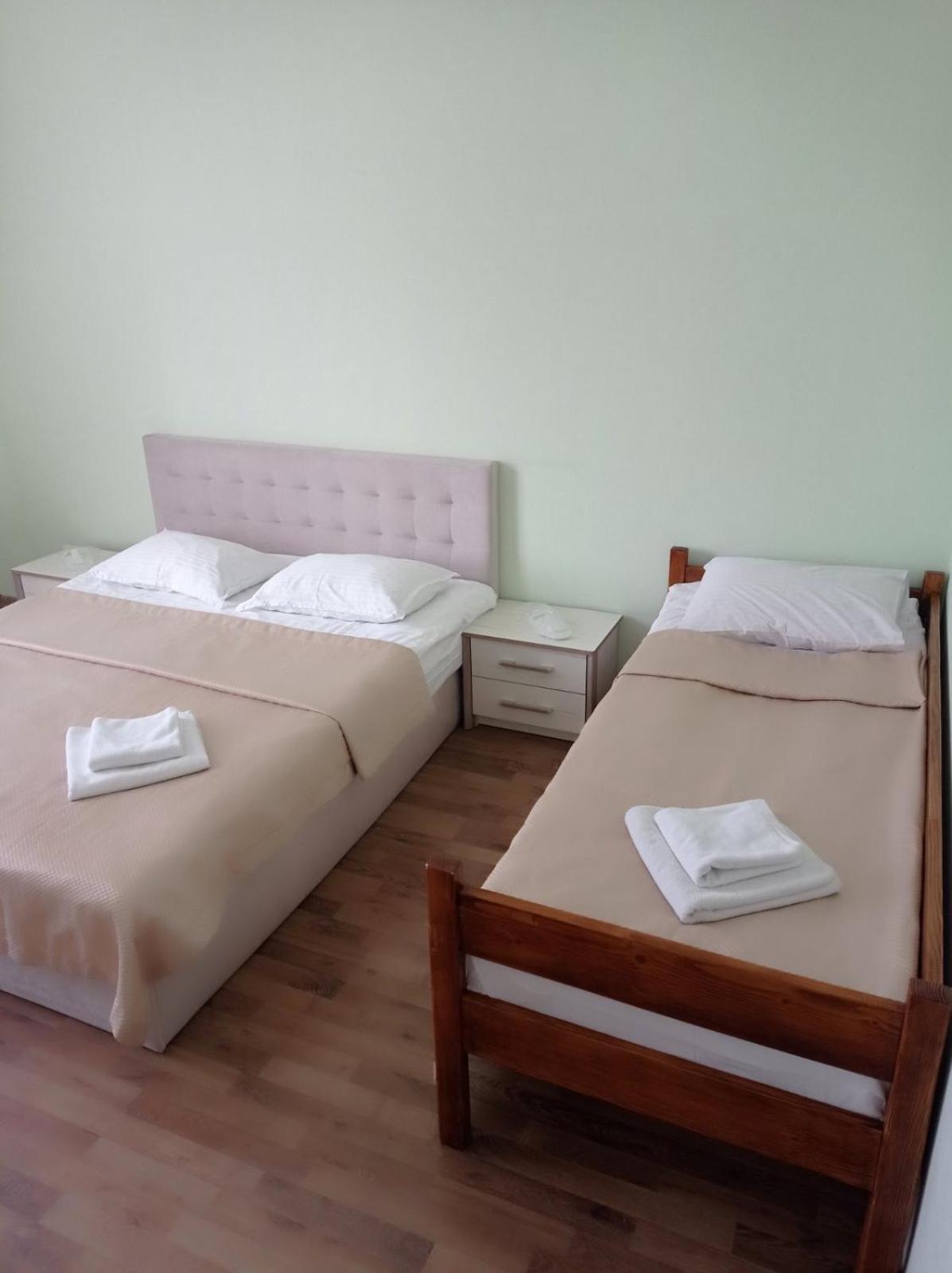 Готель Баронський Двір Chernivtsi Εξωτερικό φωτογραφία